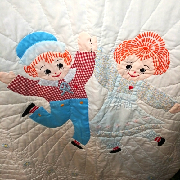 Dancing Raggedy Ann & Andy Hand Embroidered & Quilted  Crib Quilt/Wall Hanging - Picture 8 of 10